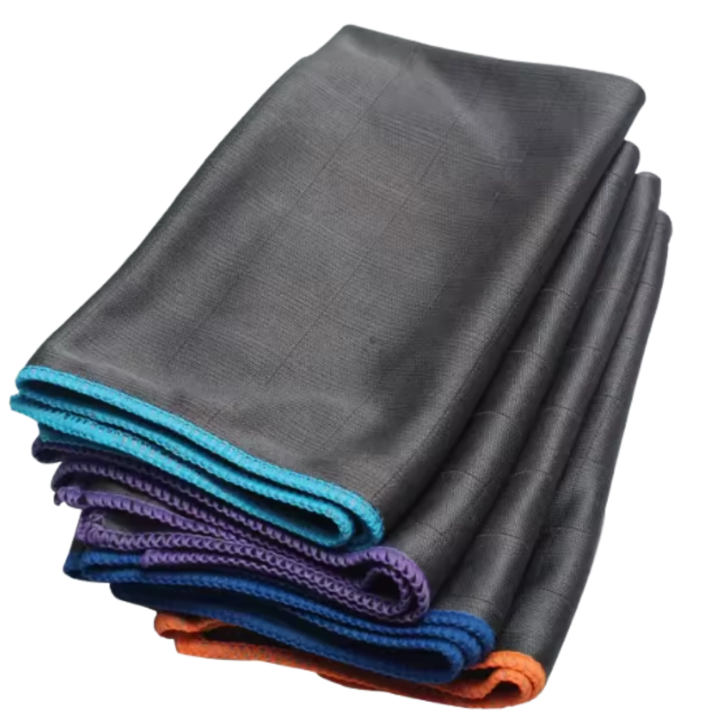 Lint-free carbon fiber cleaning cloth